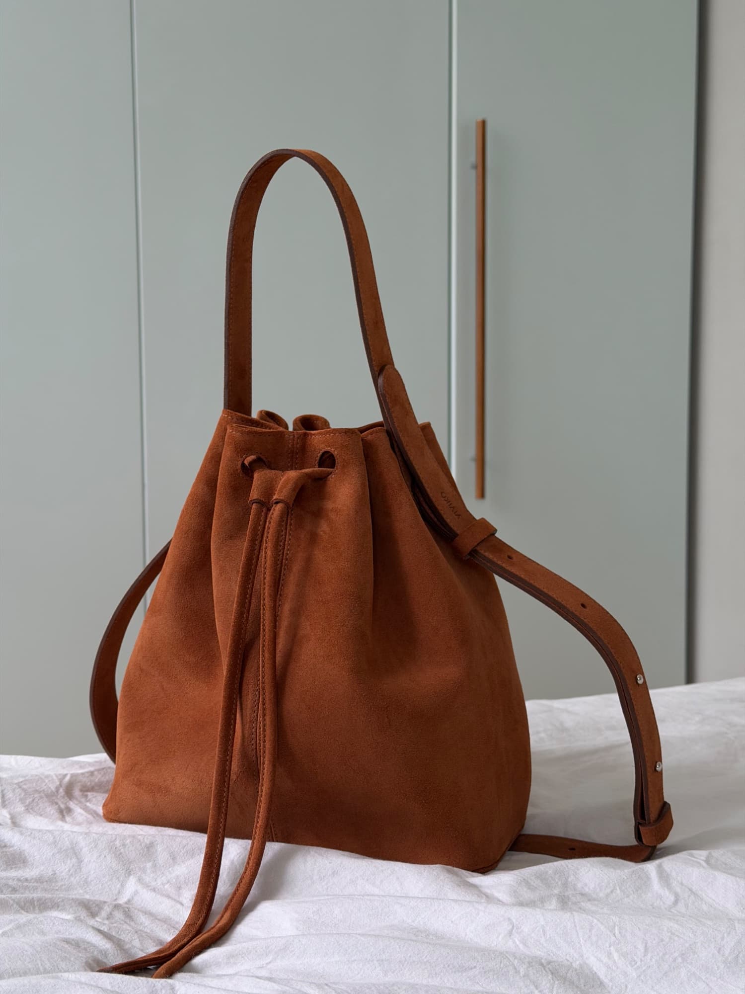 bucket bag · карамель