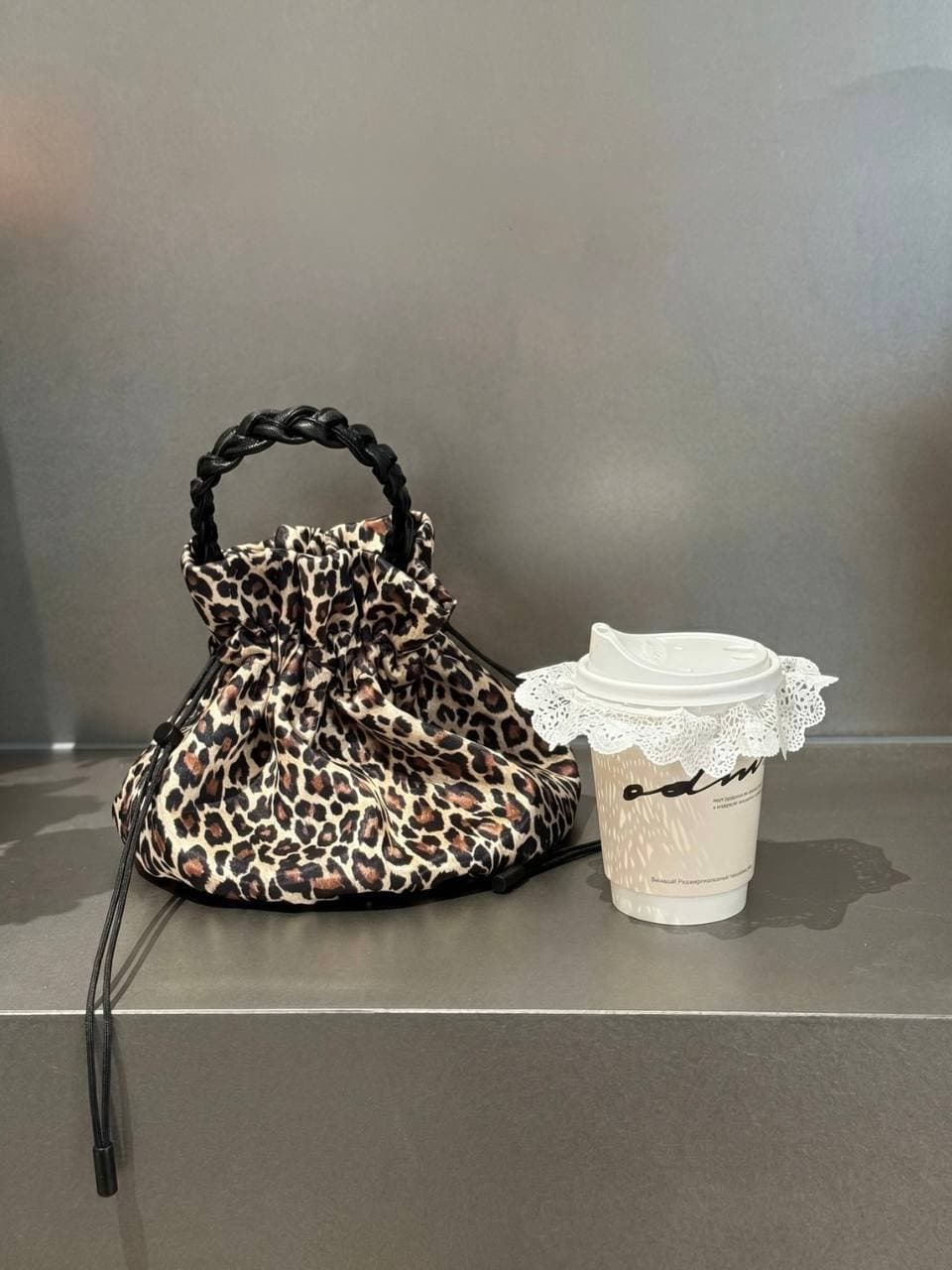 pouch · леопард